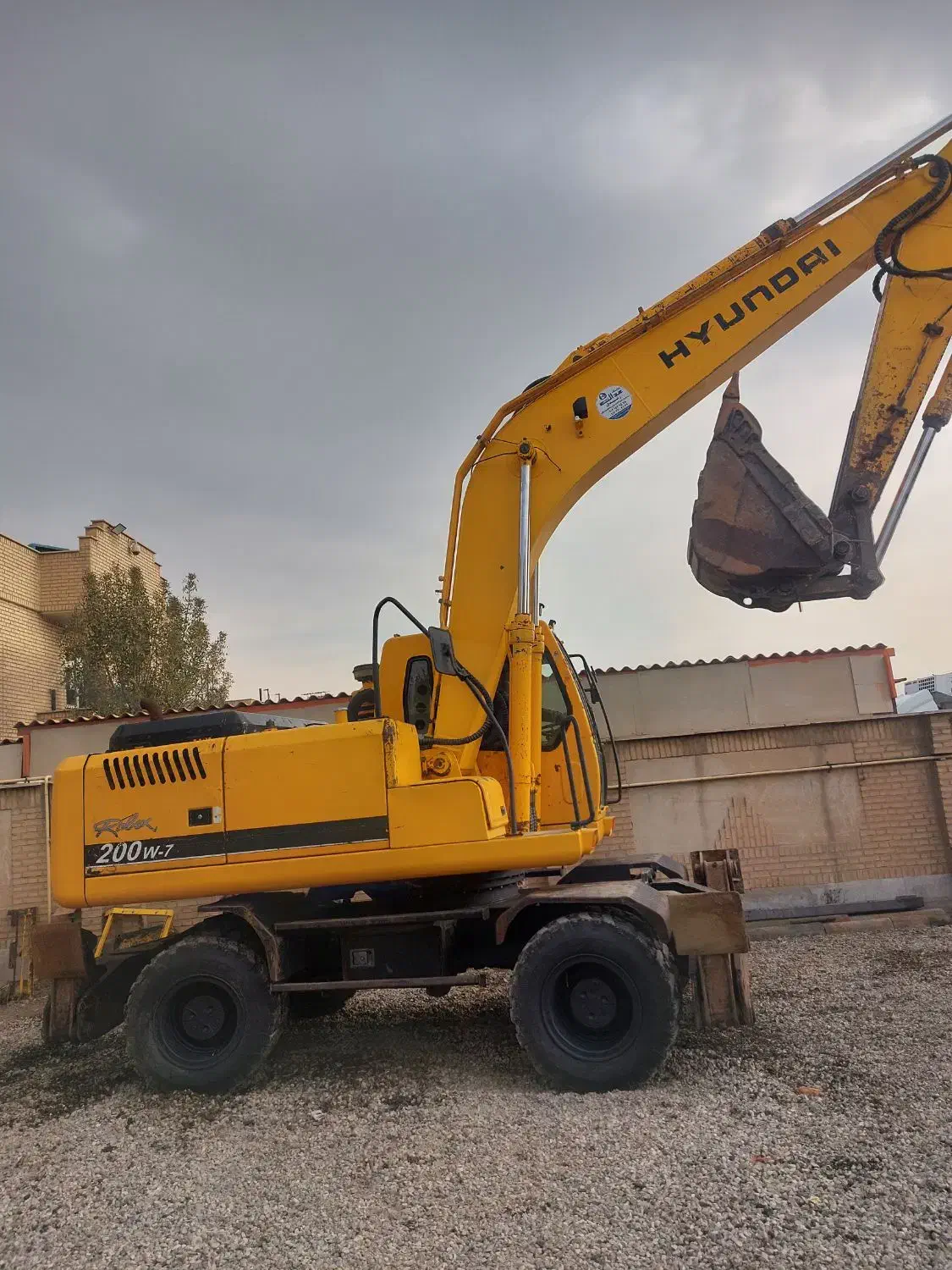 بیل هیوندا لاستیکی|خودرو سنگین|اسلامشهر, ملکآباد|دیوار