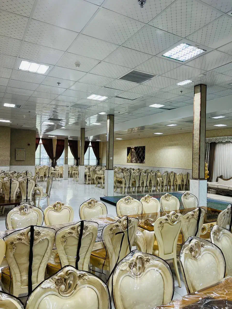 تالار عمارت فردوسی|خدمات پذیرایی، مراسم|نیشابور, جمهوری|دیوار