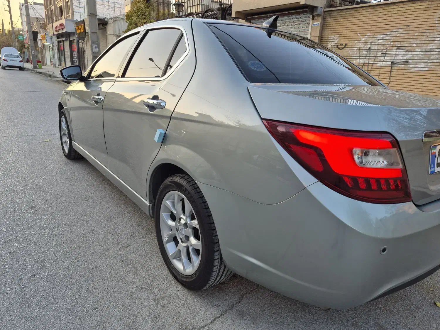 دنا پلاس اتومات 402 تیتانیوم|خودرو سواری و وانت|کرمانشاه, |دیوار