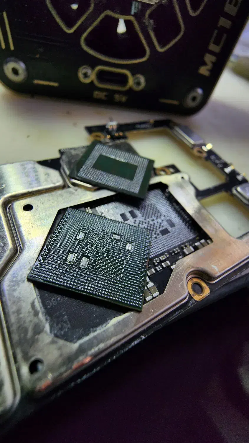 تعمیرات تخصصی موبایل با ضمانت|خدمات رایانهای و موبایل|کاشان, پا نخل|دیوار