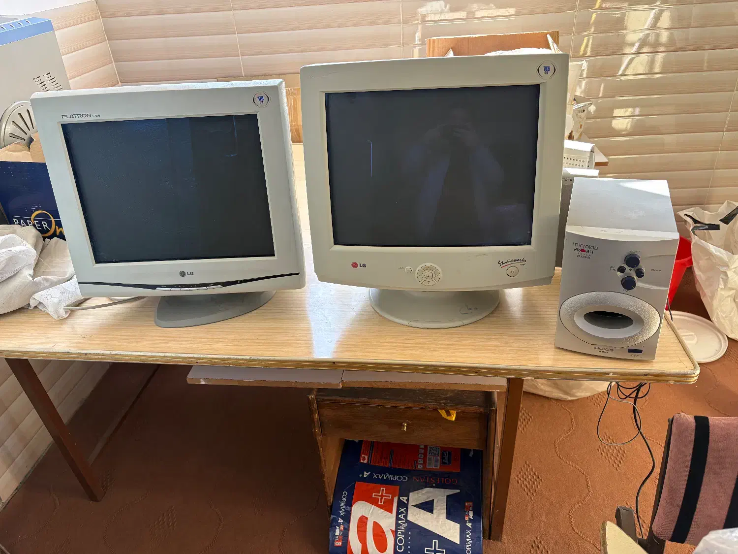 مانتور ال جی قدیمی با اسپیکر|قطعات و لوازم جانبی رایانه|مبارکه, |دیوار