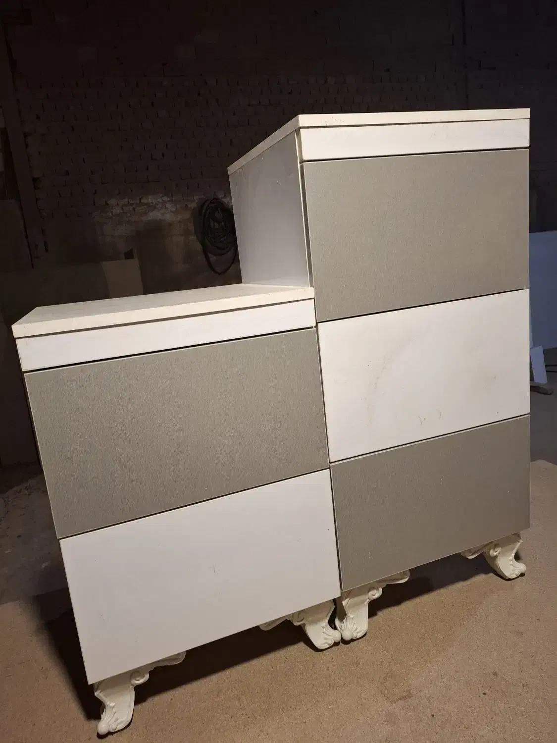 فایل و کتابخانه|جاکفشی، کمد، دراور|قم, قلعه کامکار|دیوار