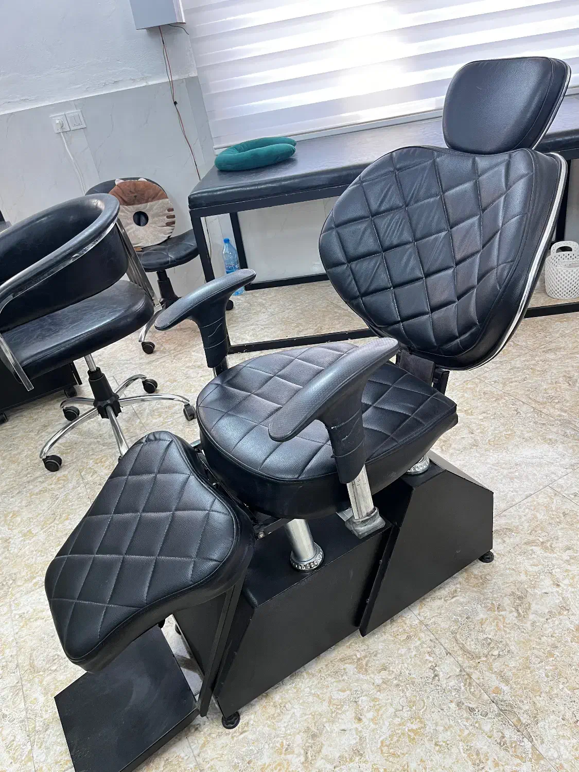 صندلی میکاپ|آرایشگاه و سالن‌های زیبایی|هادی شهر, |دیوار