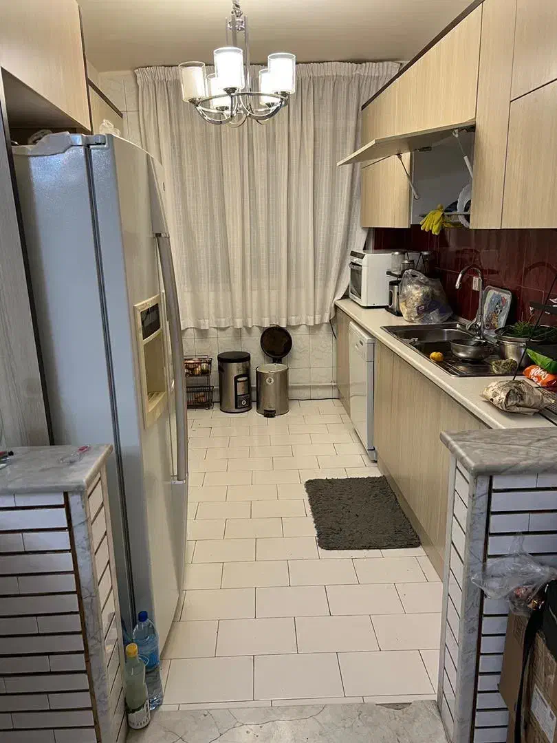 اپارتمان بالاتر از میدان پاستور