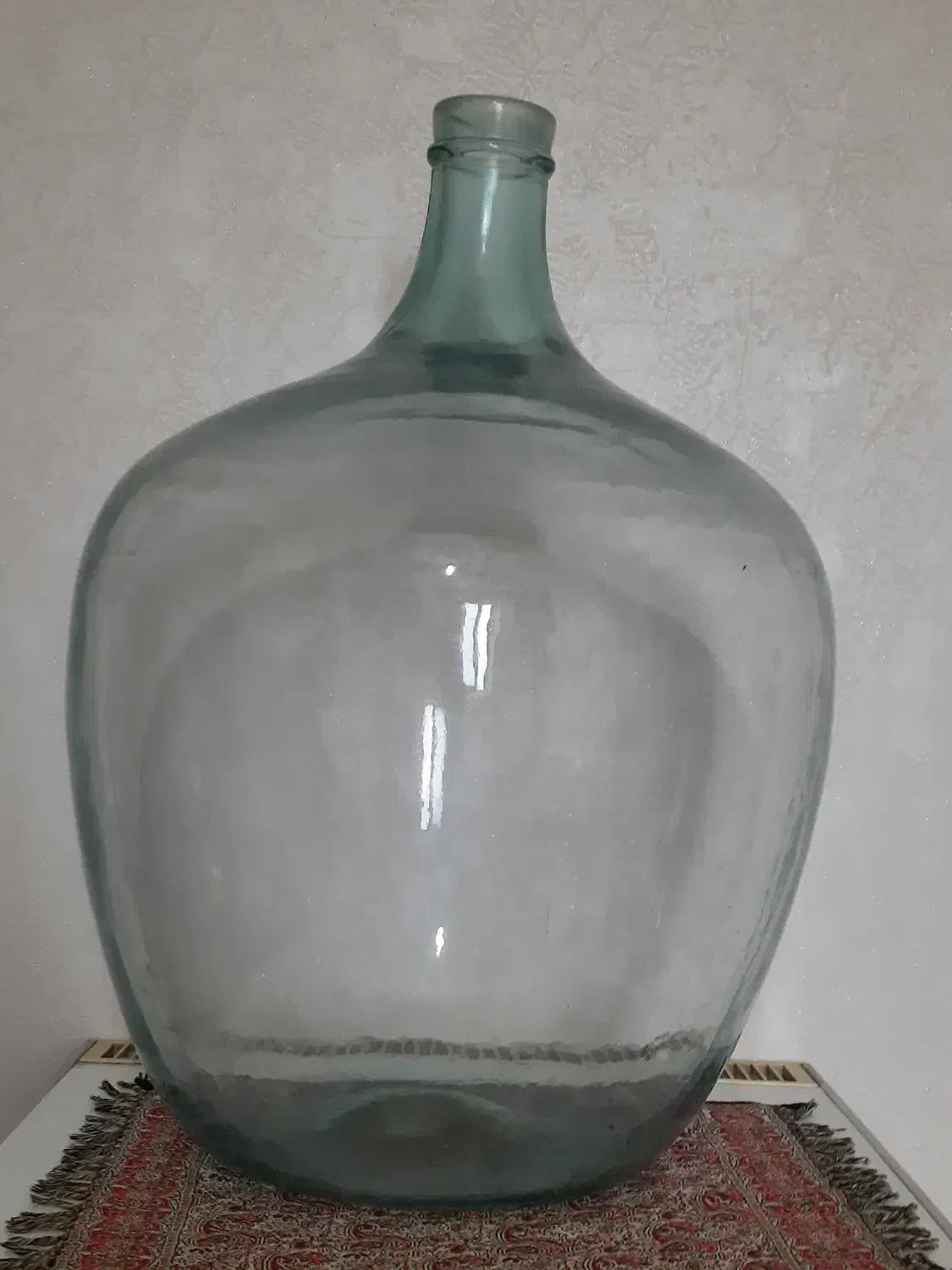 قرابه شیشه ای قدیمی|ظروف نگهدارنده، پلاستیکی، یک‌بارمصرف|بابلسر, |دیوار