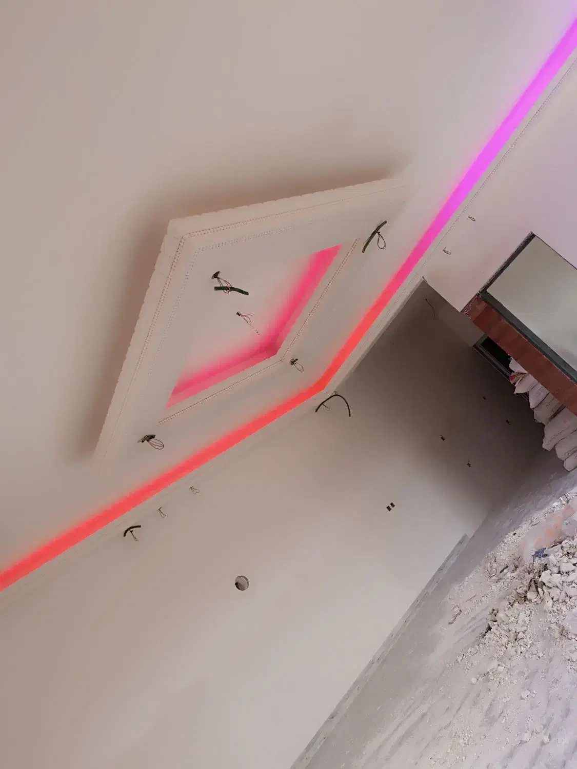 گچکاری دنبال یه گچکار وارد هستم برای شریک|استخدام معماری، عمران و ساختمانی|اردبیل, |دیوار