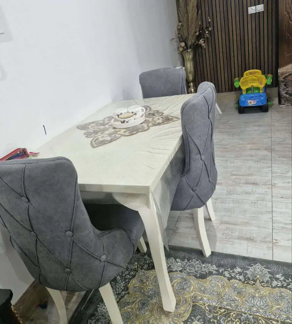 فروش مبل و میز ناهارخوری ۸ و ۴نفره|مبلمان خانگی و میز عسلی|بروجن, |دیوار