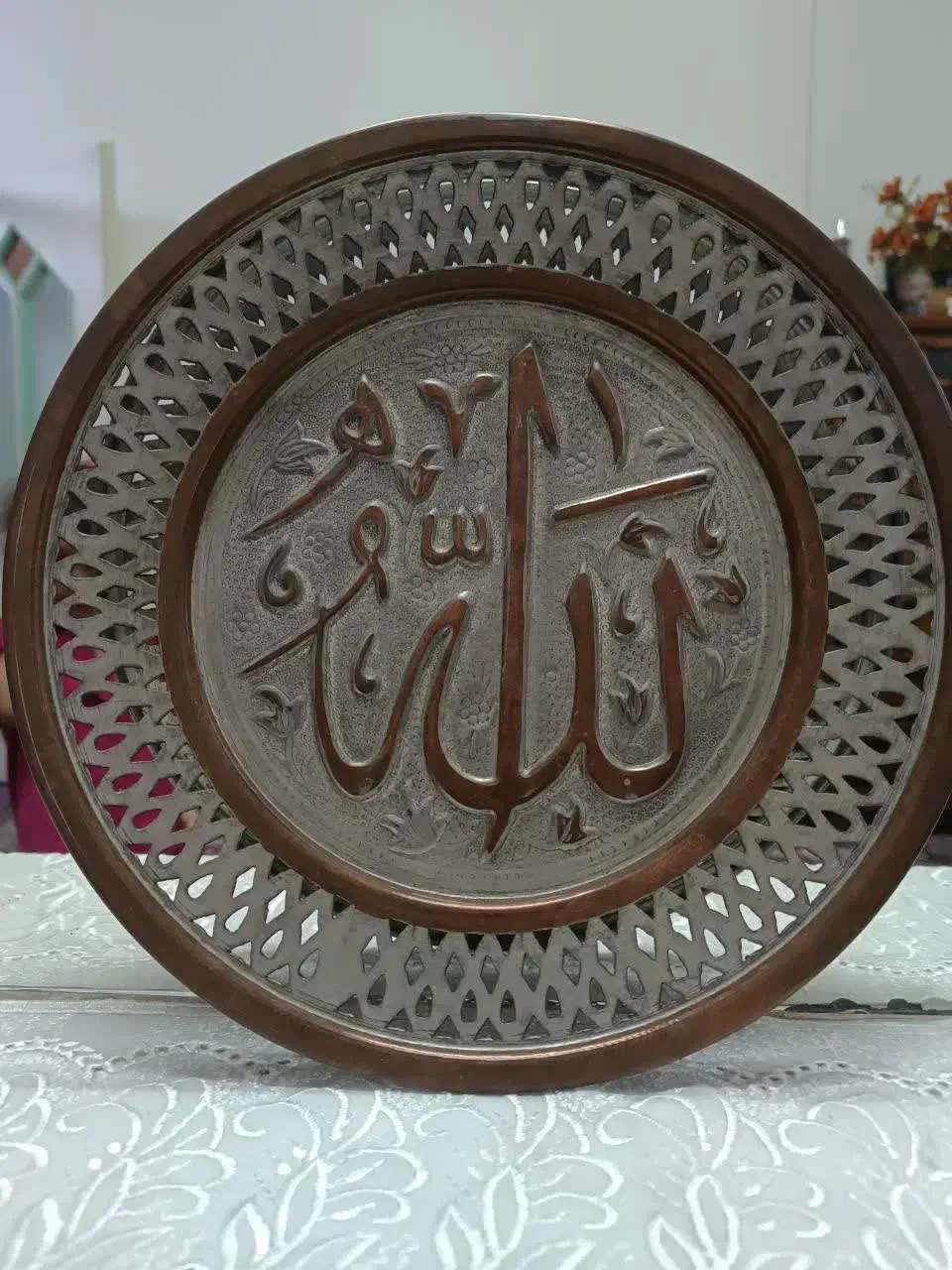 سینی مسی دیوارکوب|کلکسیون اشیاء عتیقه|قم, کیوانفر|دیوار
