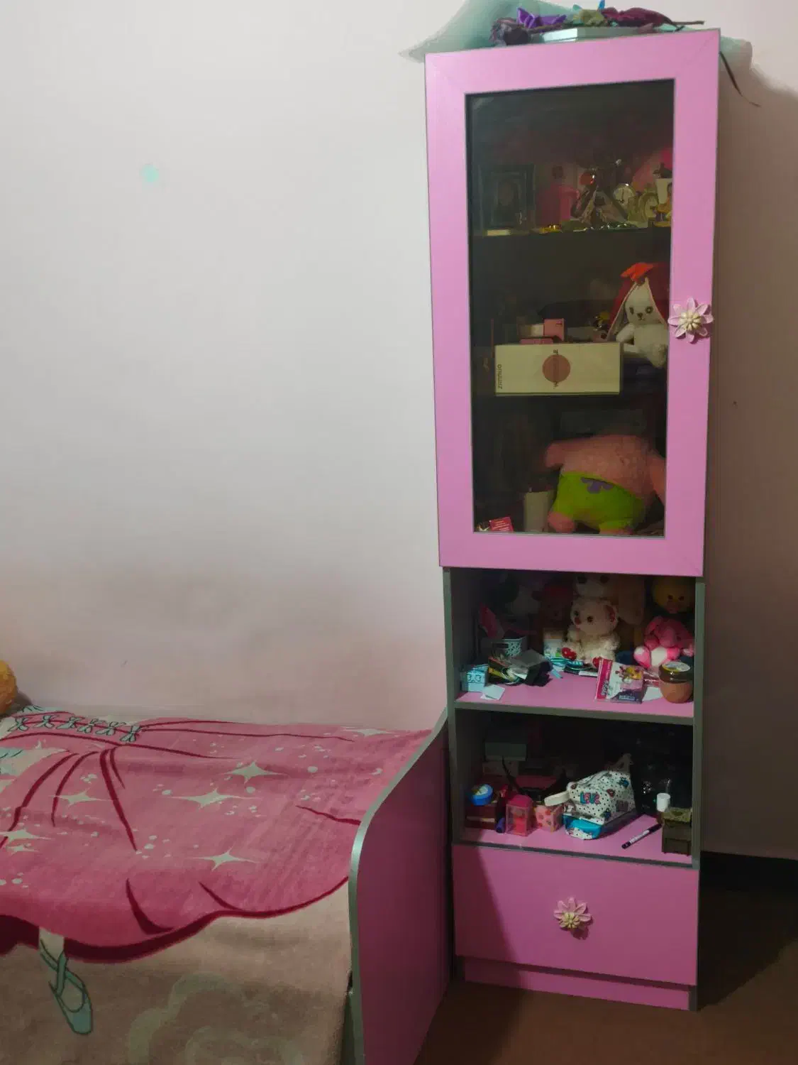 تخت،کمد،بوفه|تخت و سرویس خواب|شیراز, سفیرشمالی|دیوار