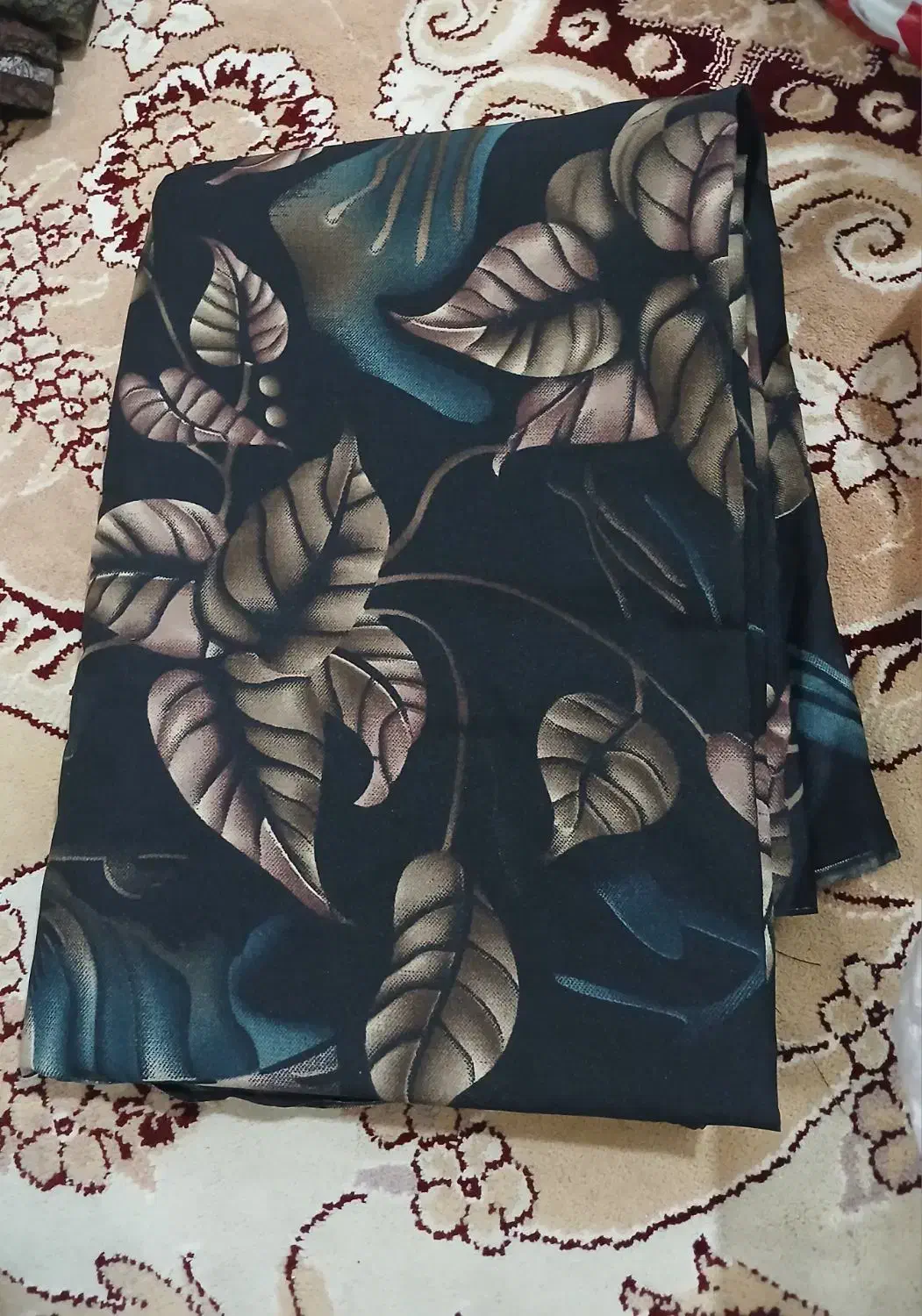 چادر رنگی|لباس|ساوه, |دیوار