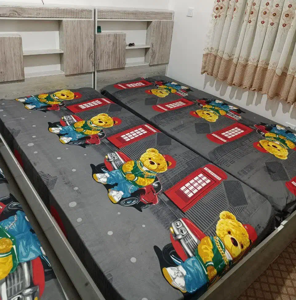 فروش فوری تخت نوجوان در حد خیلی نو به دلیل مهاجرت|تخت و سرویس خواب|قشم, |دیوار