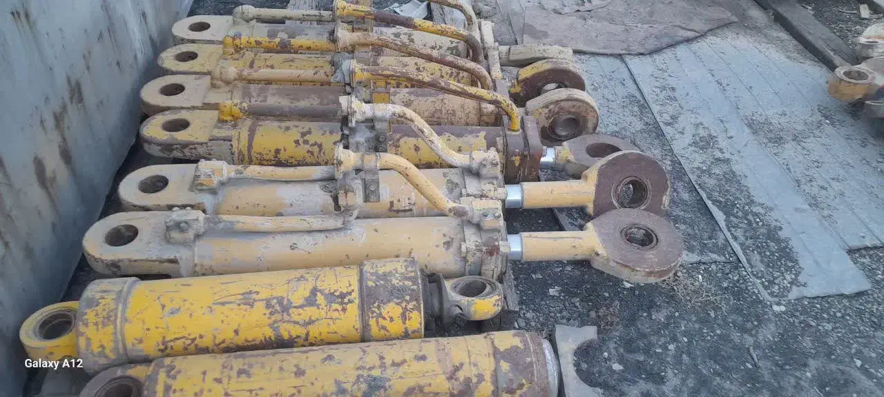 فروش جک یک طرفه و دوطرفه و جک استیک بیل مکانیکی|ماشین‌آلات صنعتی|کرمانشاه, |دیوار