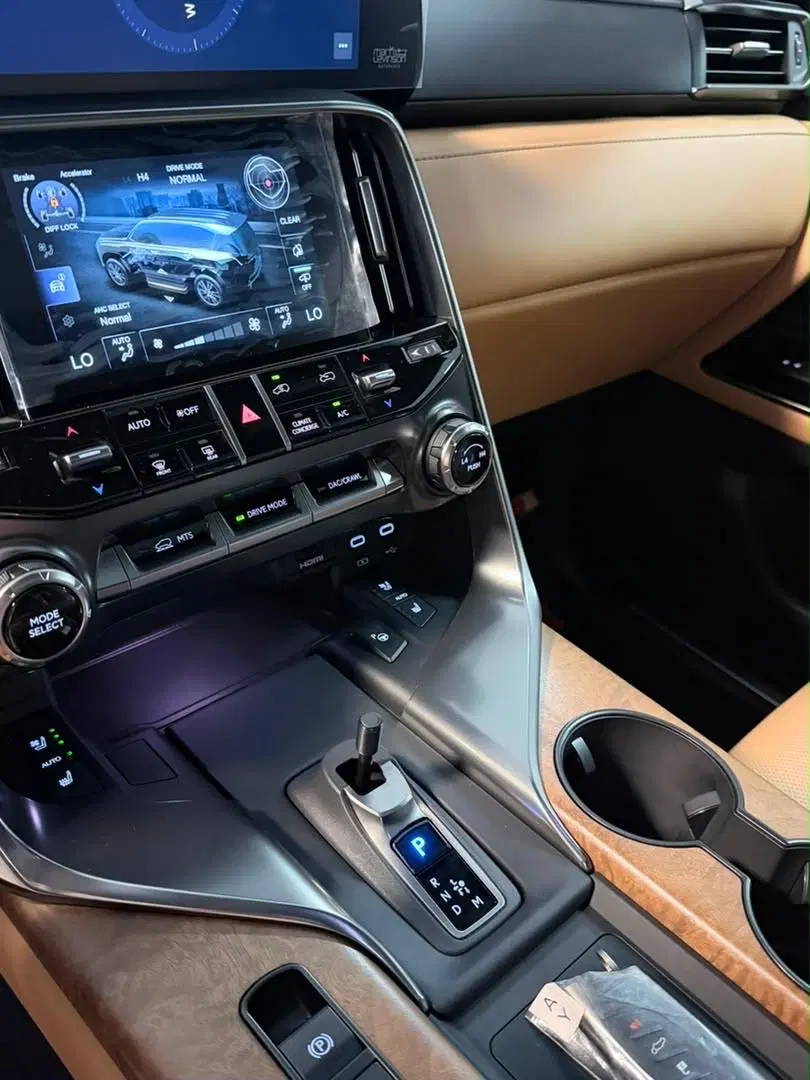 Lexus LX700h 2025|خودرو سواری و وانت|تهران, نیاوران|دیوار