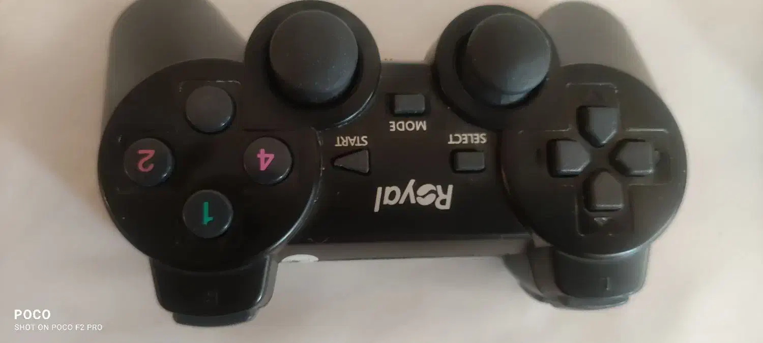 دسته بازی کامپیوتر دوعدد ویک عدد دانگل|کنسول، بازی ویدئویی و آنلاین|اصفهان, سرچشمه|دیوار