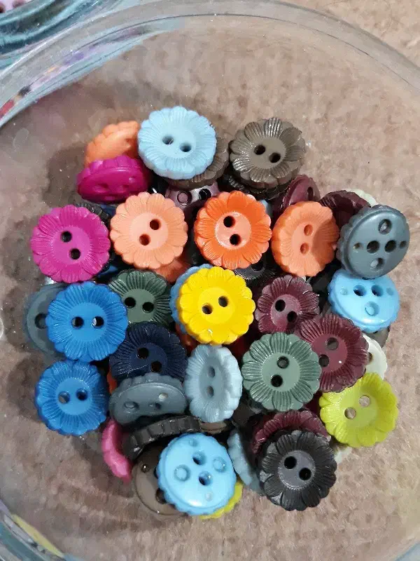 دکمه رنگی|لوازم خیاطی و بافتنی|خرم‌آباد, |دیوار