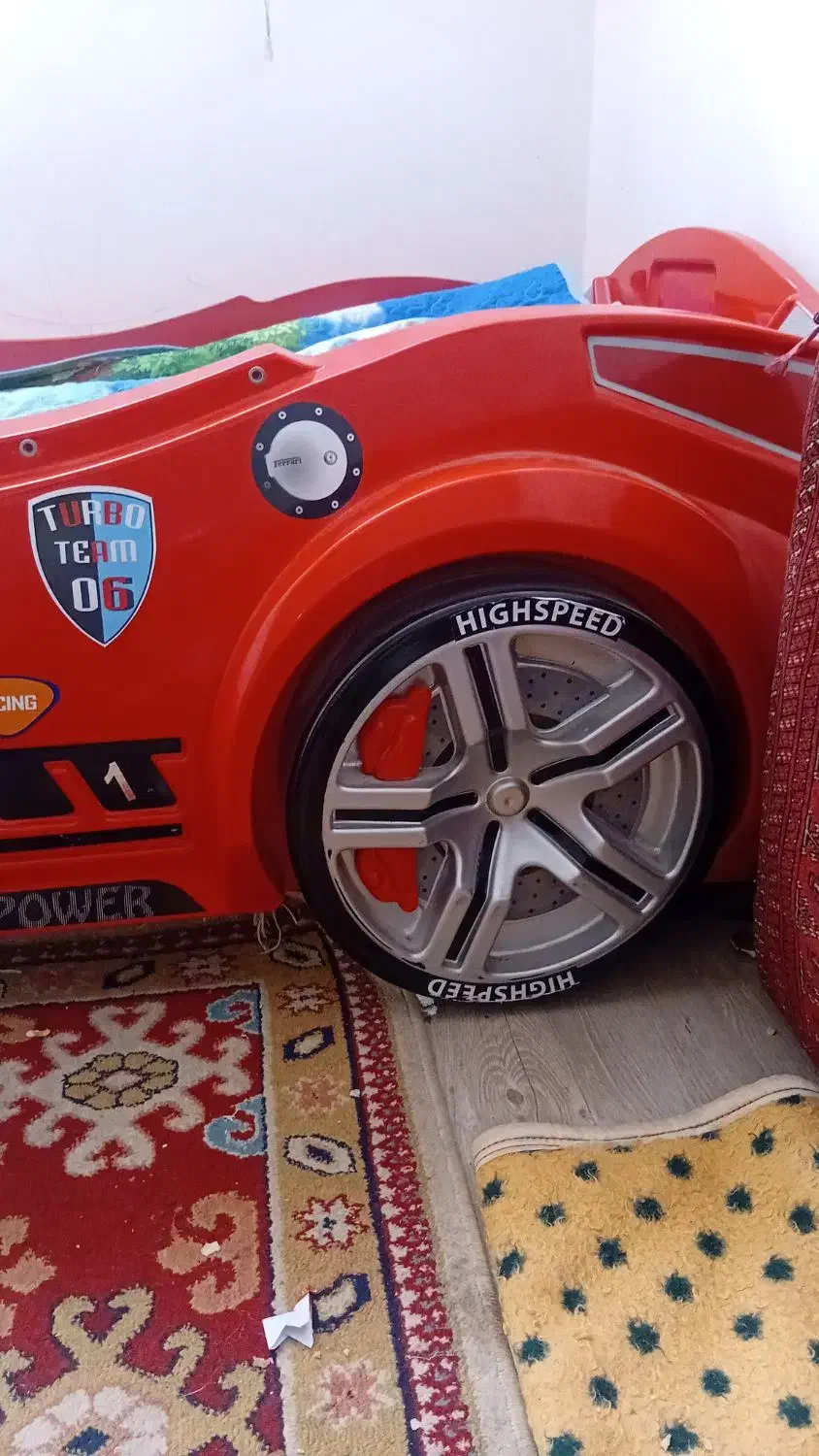 تخت کودک و نوجوان ماشین برند اپادانا|تخت و سرویس خواب|مشهد, دانشجو|دیوار