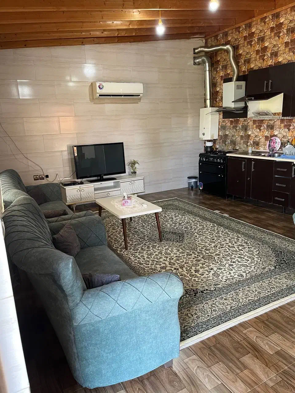 ویلا باغ ساحلی دوخواب (مالک)|اجارهٔ کوتاهمدت ویلا و باغ|بندر انزلی, زنبق|دیوار