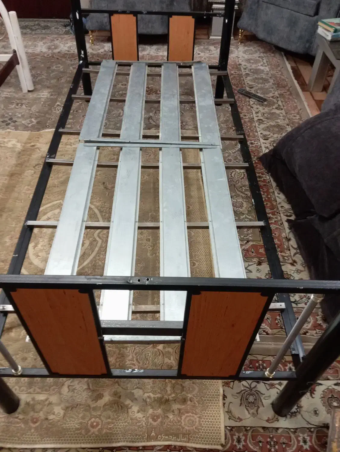 تخت فلزی|تخت و سرویس خواب|مشهد, مشکینی (شهرک غرب)|دیوار