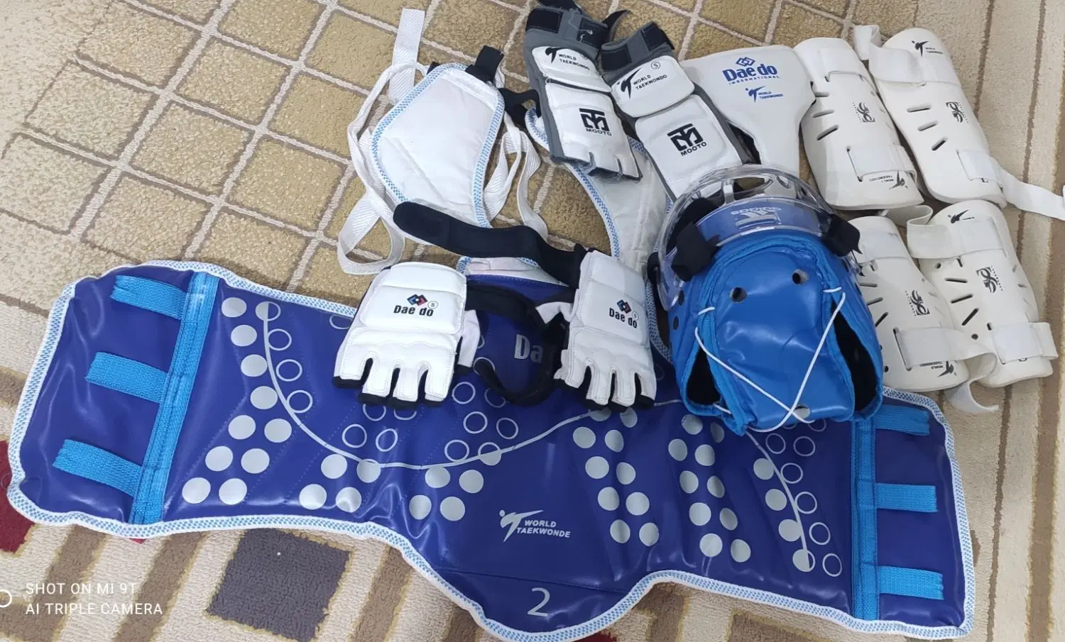 ورزشی|لباس|شوشتر, |دیوار