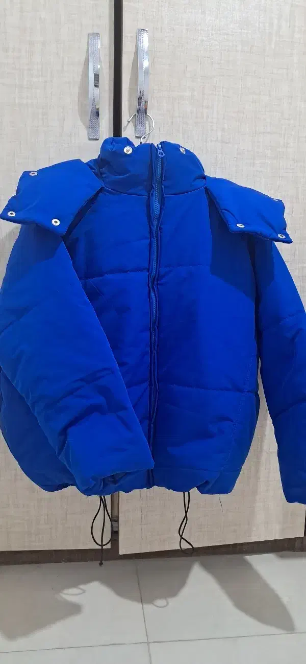 کاپشن دخترانه|لباس|رشت, جماران|دیوار