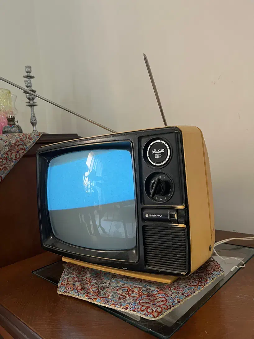 تلویزیون کلکسیونی/۱۴ اینچسیاه سفید سالم/SANYO|تلویزیون و پروژکتور|اندیشه, اندیشه فاز ۴|دیوار