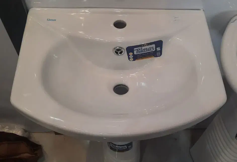 روشویی پایه دار|لوازم سرویس بهداشتی|یزد, |دیوار