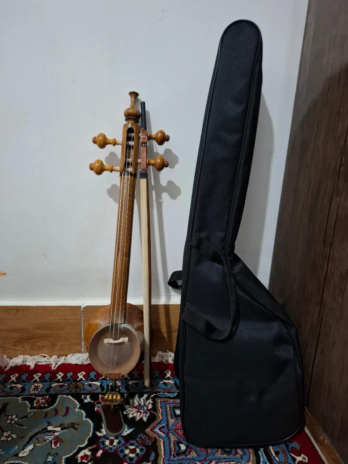 کمانچه|سازهای سنتی|خرمآباد, |دیوار