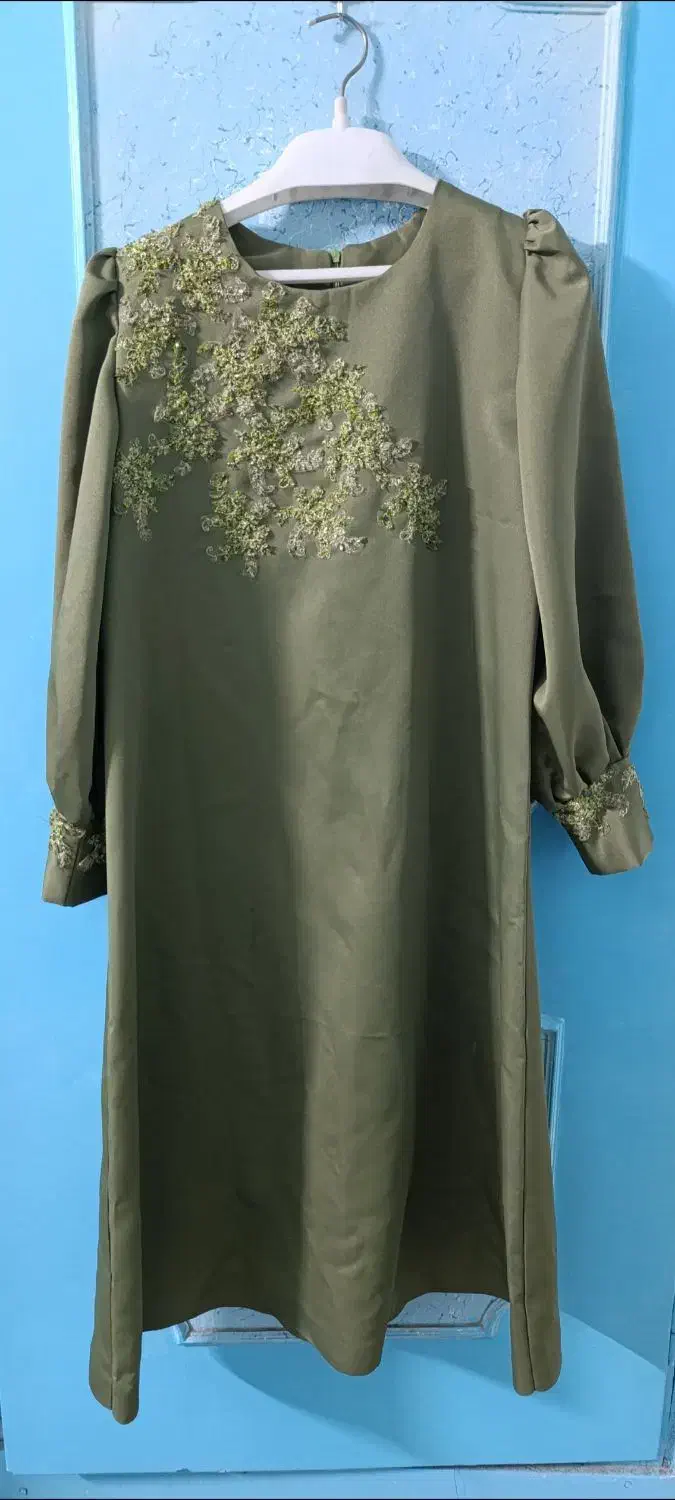 پیراهن|لباس|اصفهان, ملک|دیوار