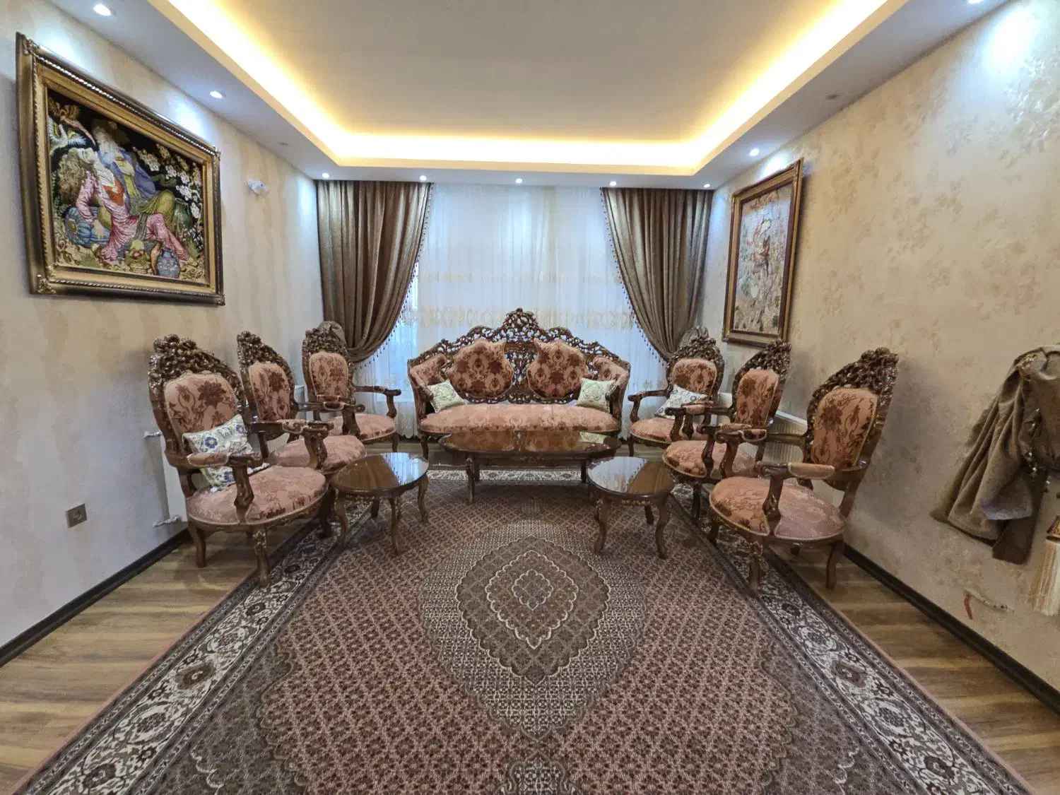 مبل سلطنتی ۸ نفره چوب گردو|مبلمان خانگی و میز عسلی|مرند, |دیوار