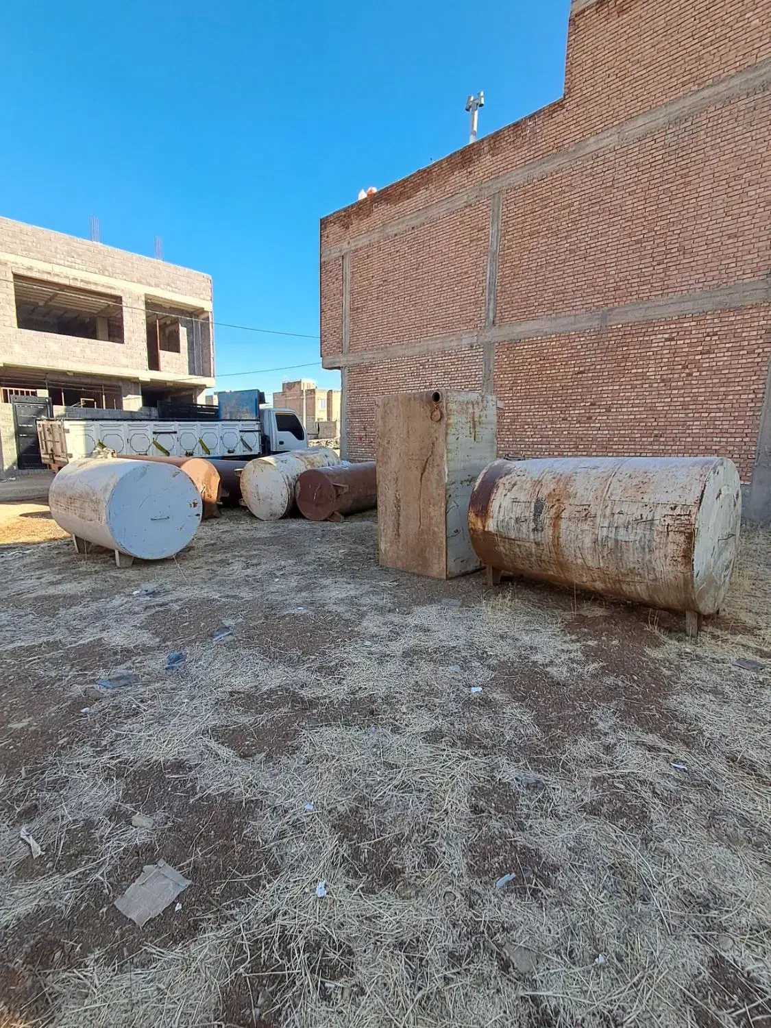 تانکر آب|مصالح و تجهیزات ساختمان|سقز, |دیوار