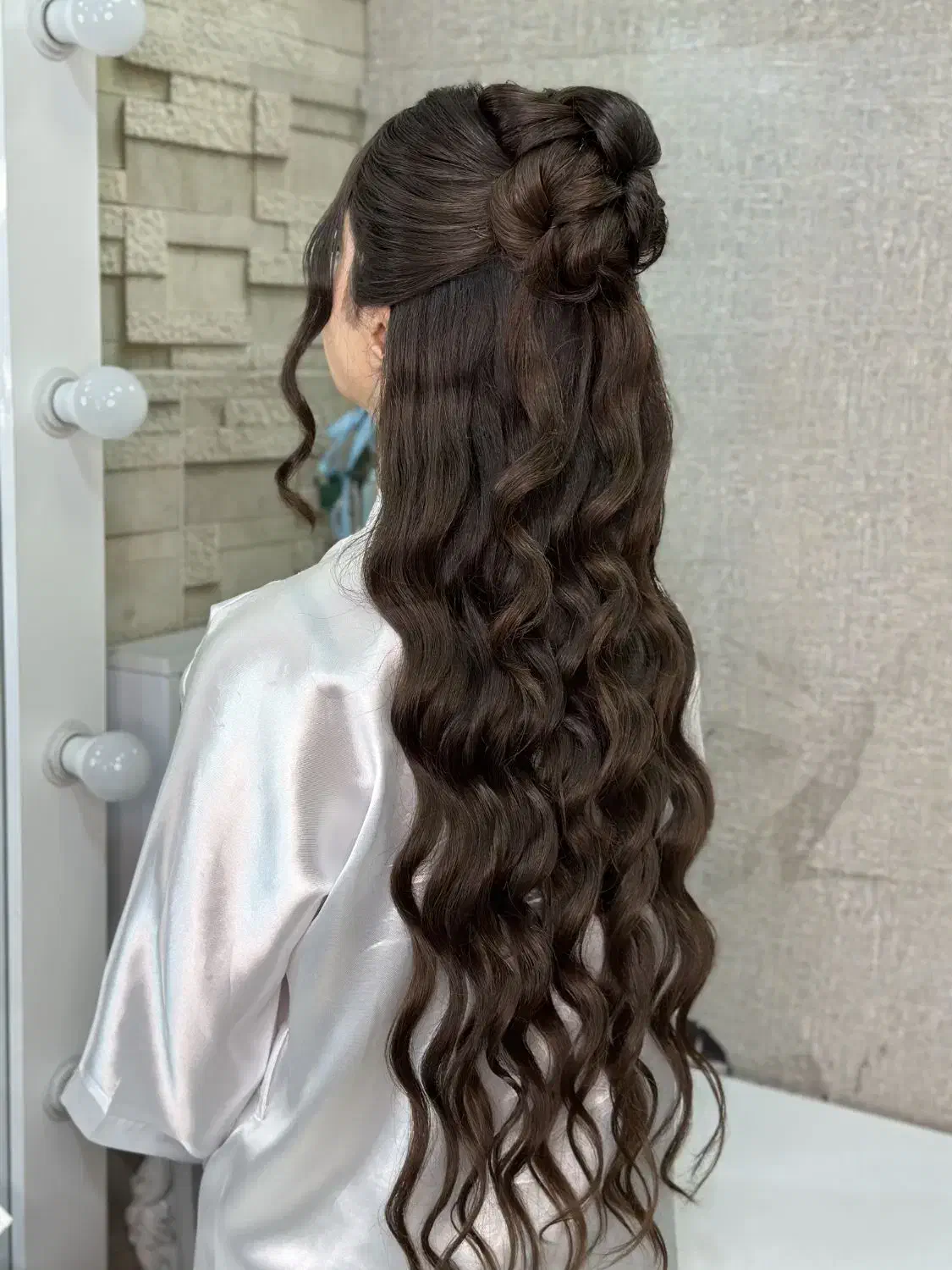 شینیون با تخفیف|خدمات آرایشگری و زیبایی|رشت, دیانتی|دیوار