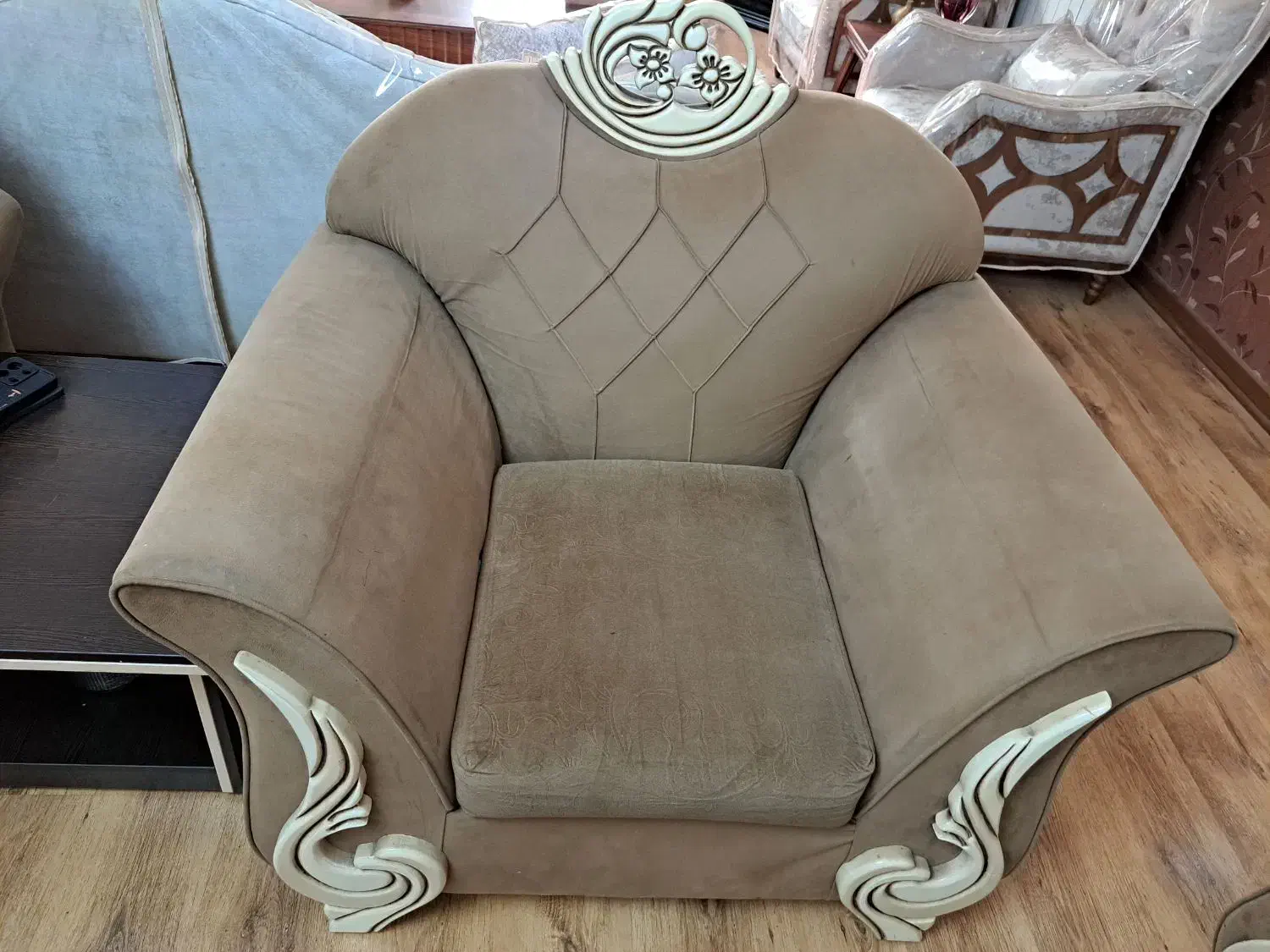 مبل ۷ نفره و میز ناهارخوری ۴ نفره|مبلمان خانگی و میز عسلی|قزوین, |دیوار