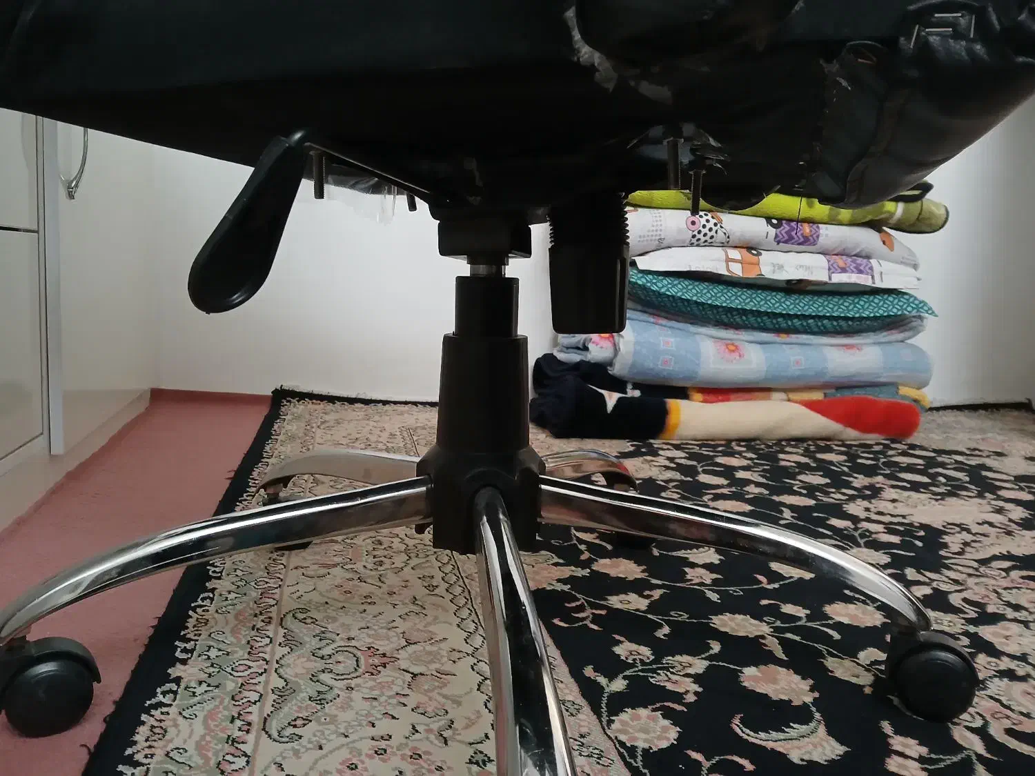 صندلی در حد|صندلی و نیمکت|اردبیل, |دیوار