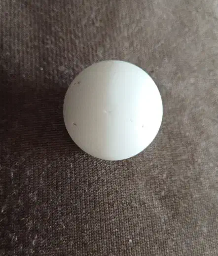 سنگ گرد سپید .|کلکسیون اشیاء عتیقه|اندیشه, اندیشه فاز ۱|دیوار