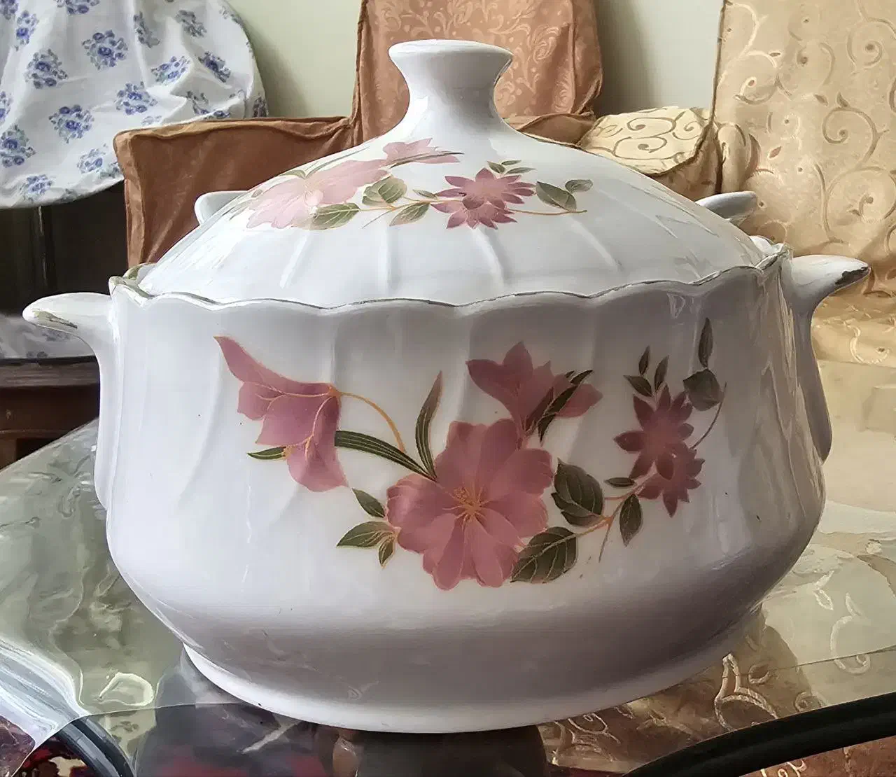 تعدادی ظروف چینی سوپ خوری نو قدیمی و آنتیک آنتیک|ظروف سرو و پذیرایی|تبریز, |دیوار