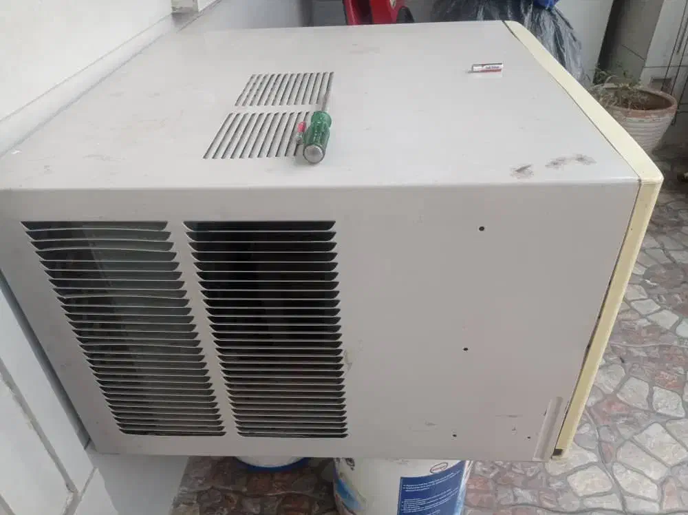 کولر گازی پنجره ایی|کولر گازی و فنکوئل|خرمآباد, |دیوار