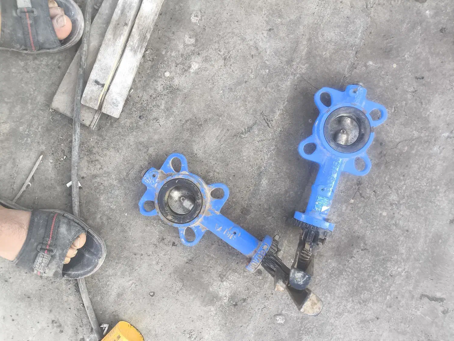 والو5اینج چدنی نودارم و7عددوالوپروانه ای2اینج|مصالح و تجهیزات ساختمان|خرمشهر, |دیوار