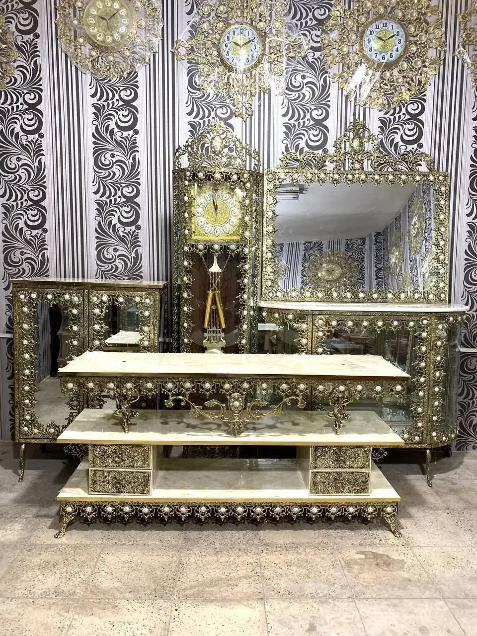 ست کامل جهیزیه برنز|صنایع دستی و سایر لوازم تزئینی|قم, ولیعصر|دیوار