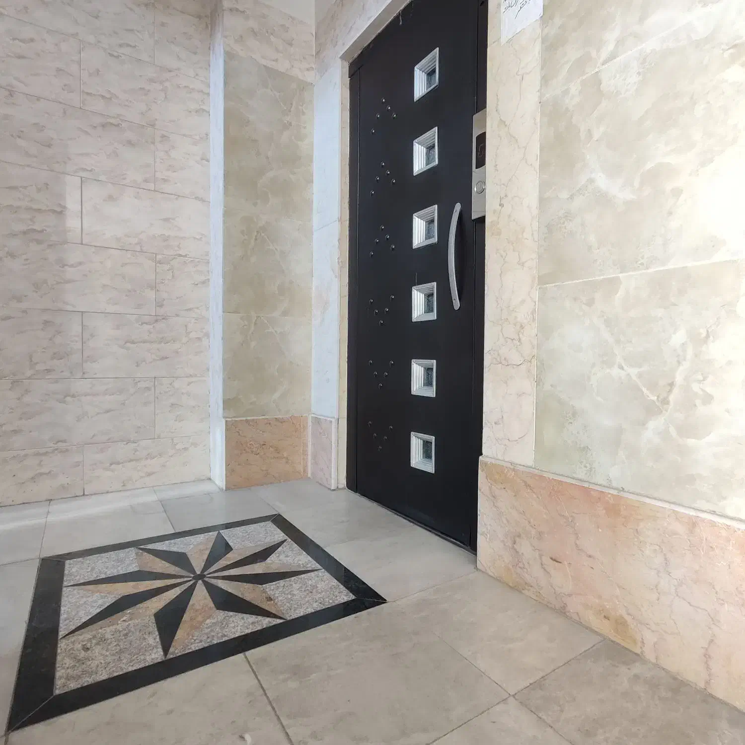 ۷۳ متر بدون پرتی  کوچه دنج با دسترسی خوب