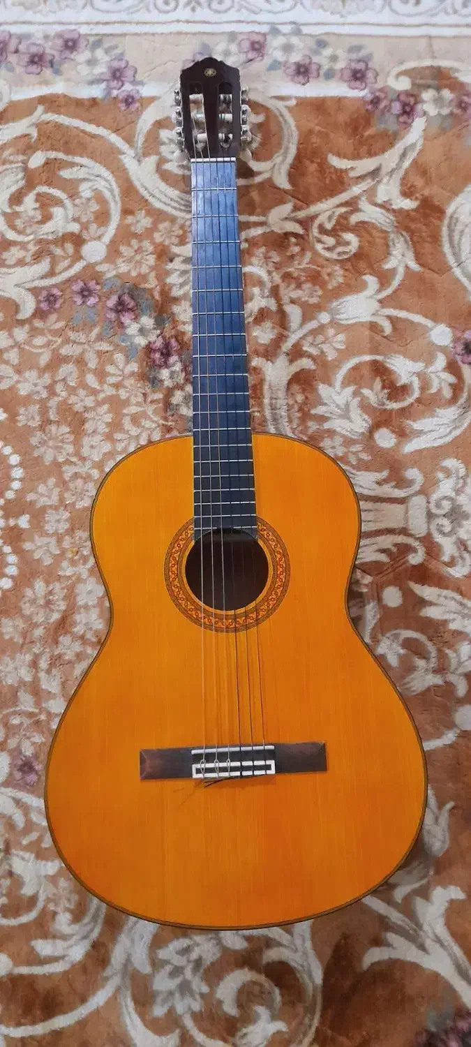 گیتار یاماها c70|گیتار، بیس، امپلیفایر|یاسوج, |دیوار