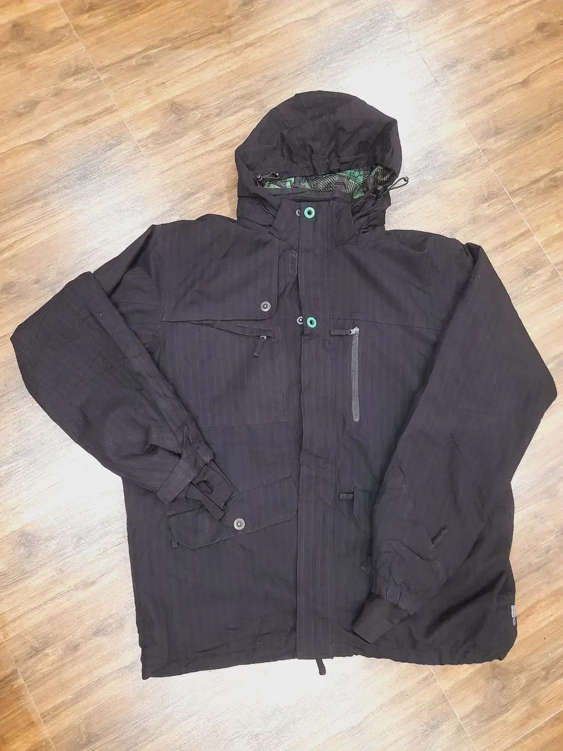 کاپشن مردانه خارجی|لباس|رشت, آتشگاه|دیوار