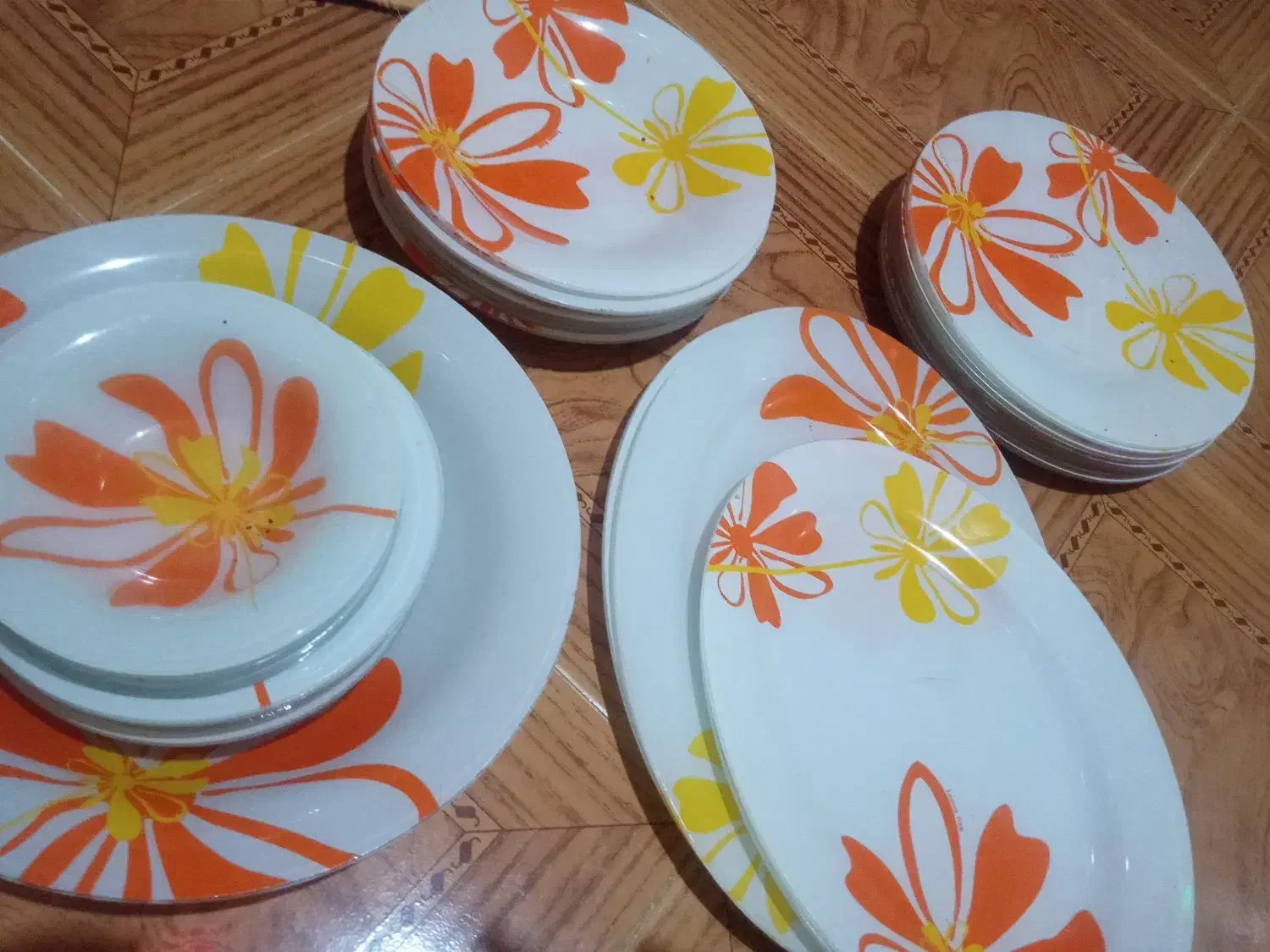 ظروف آشپزخانه|ظروف سرو و پذیرایی|هشتگرد, فاز ۲ مهستان|دیوار