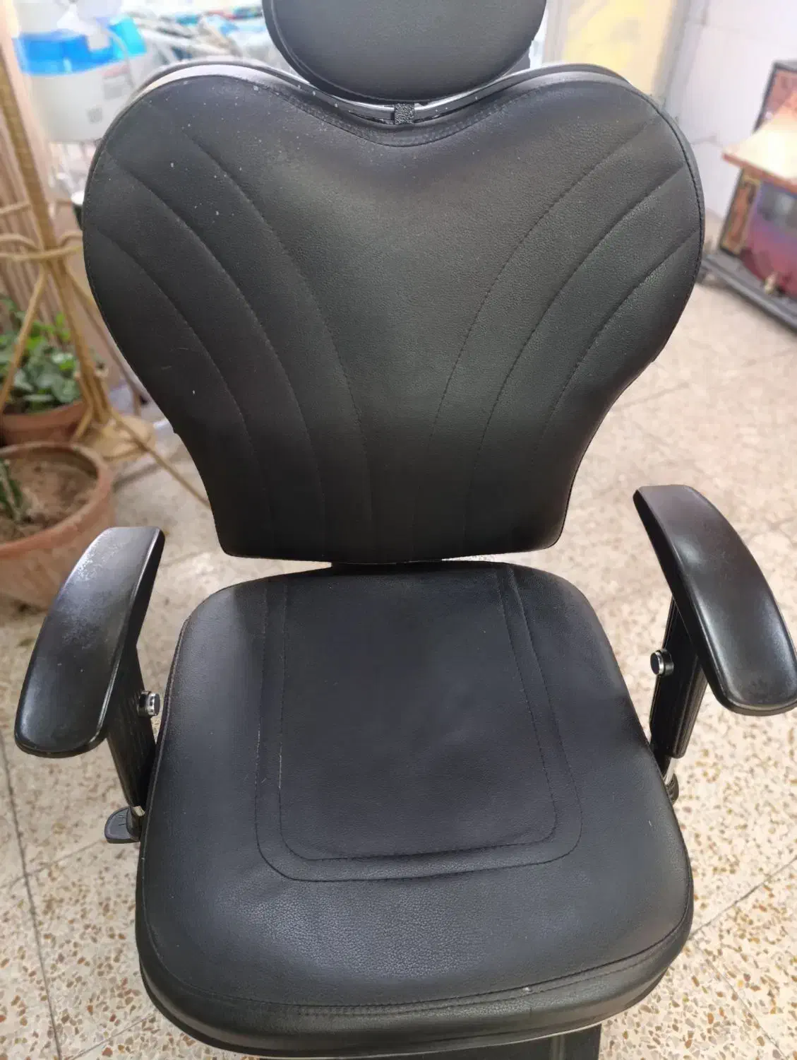 صندلی اصلاح|آرایشگاه و سالن‌های زیبایی|ارومیه, |دیوار