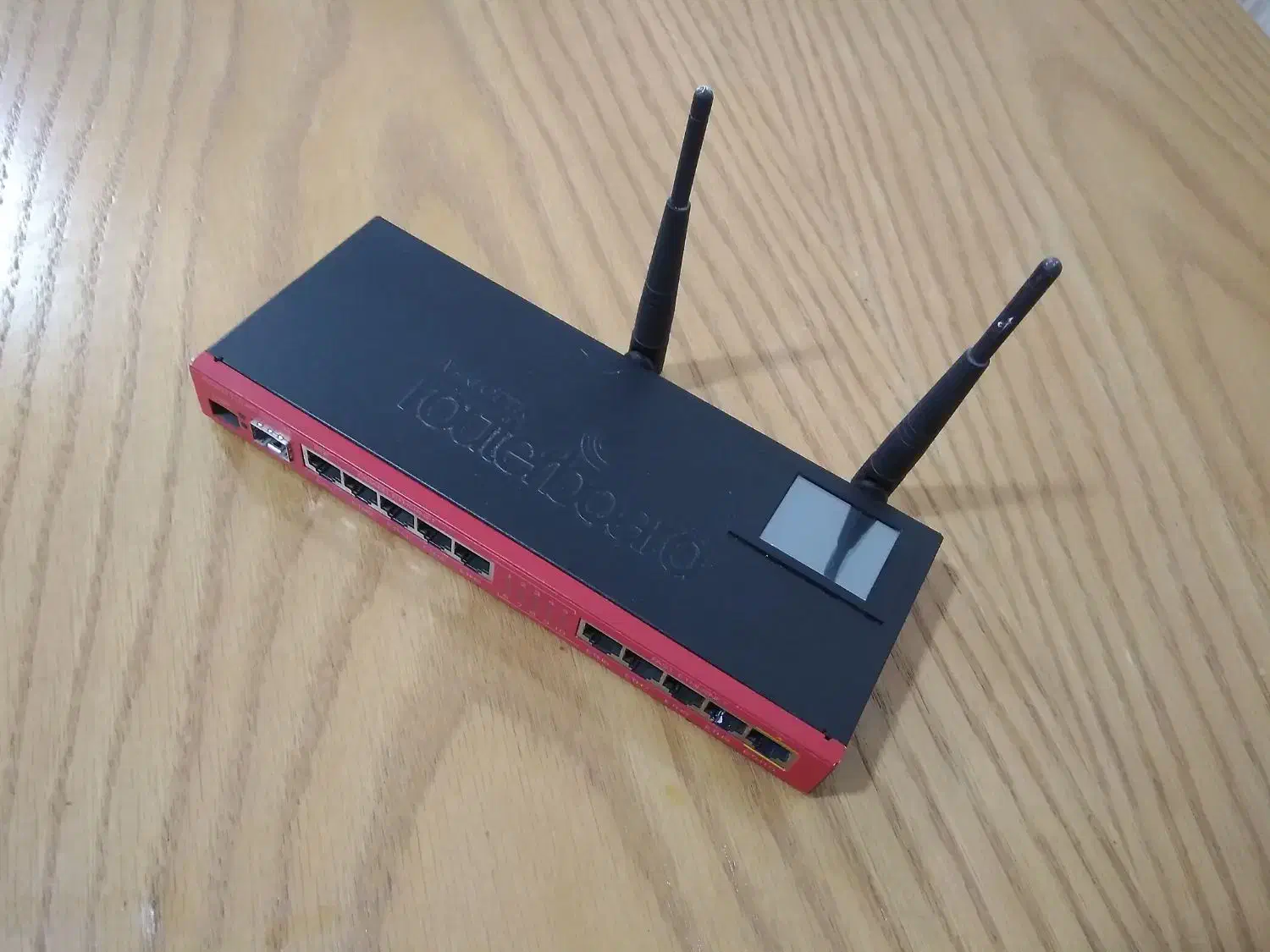 روتر میکروتیک مدل RB2011|مودم و تجهیزات شبکه|تربتحیدریه, سرمحله|دیوار