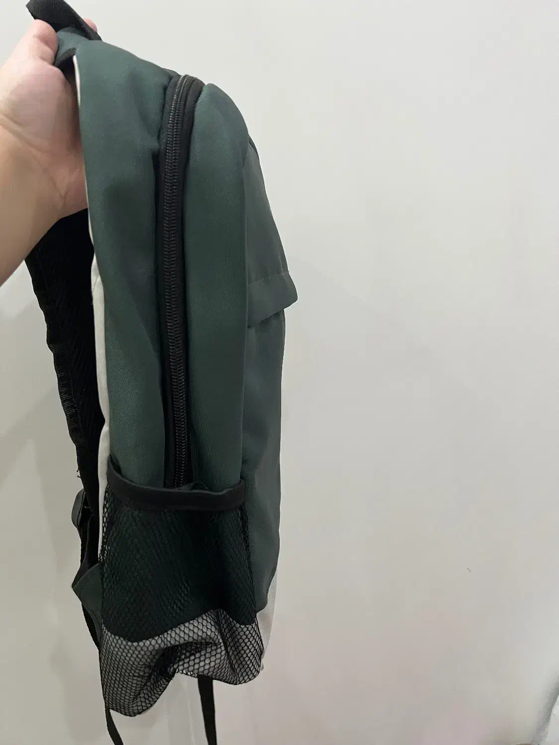 کوله مدرسه و محل کار و دانشگاه و...|کیف، کفش، کمربند|رشت, گلسار|دیوار