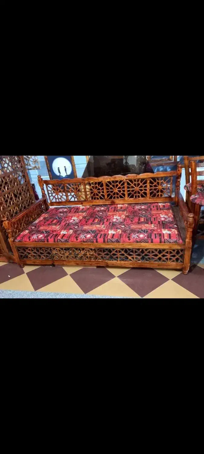 تخت سنتی نراد روسی|مبلمان خانگی و میز عسلی|قائم‌شهر, |دیوار