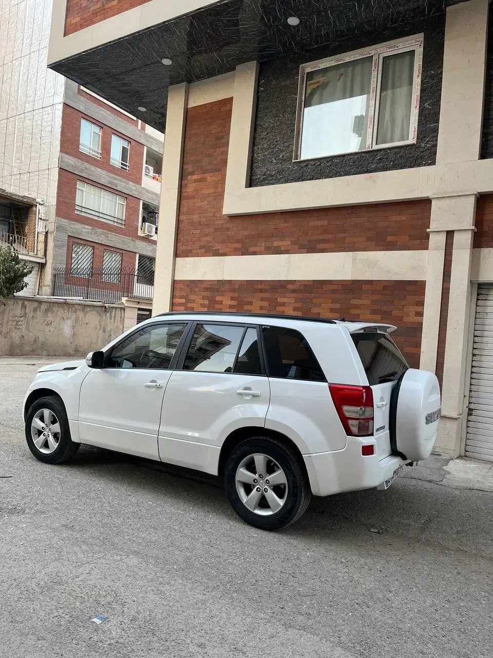 سوزوکی ویتارا دنده ۲۴۰۰ مدل ۹۰|خودرو سواری و وانت|اندیشه, اندیشه فاز ۱|دیوار