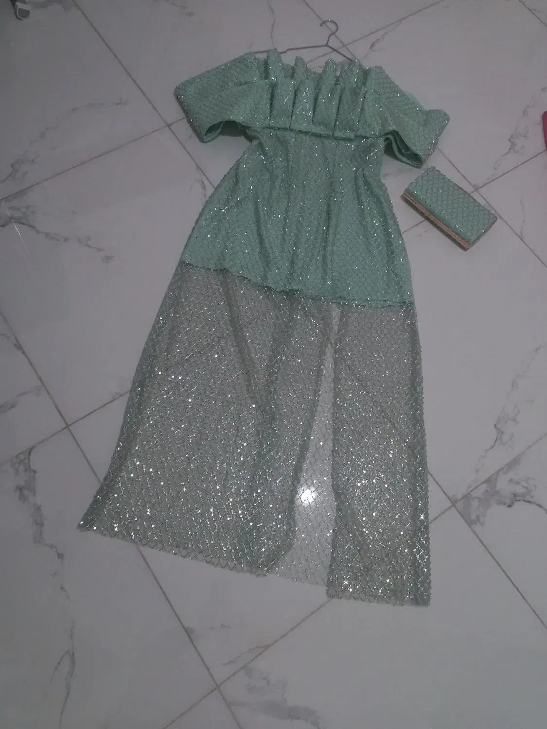 لباس شب|لباس|سراب, |دیوار