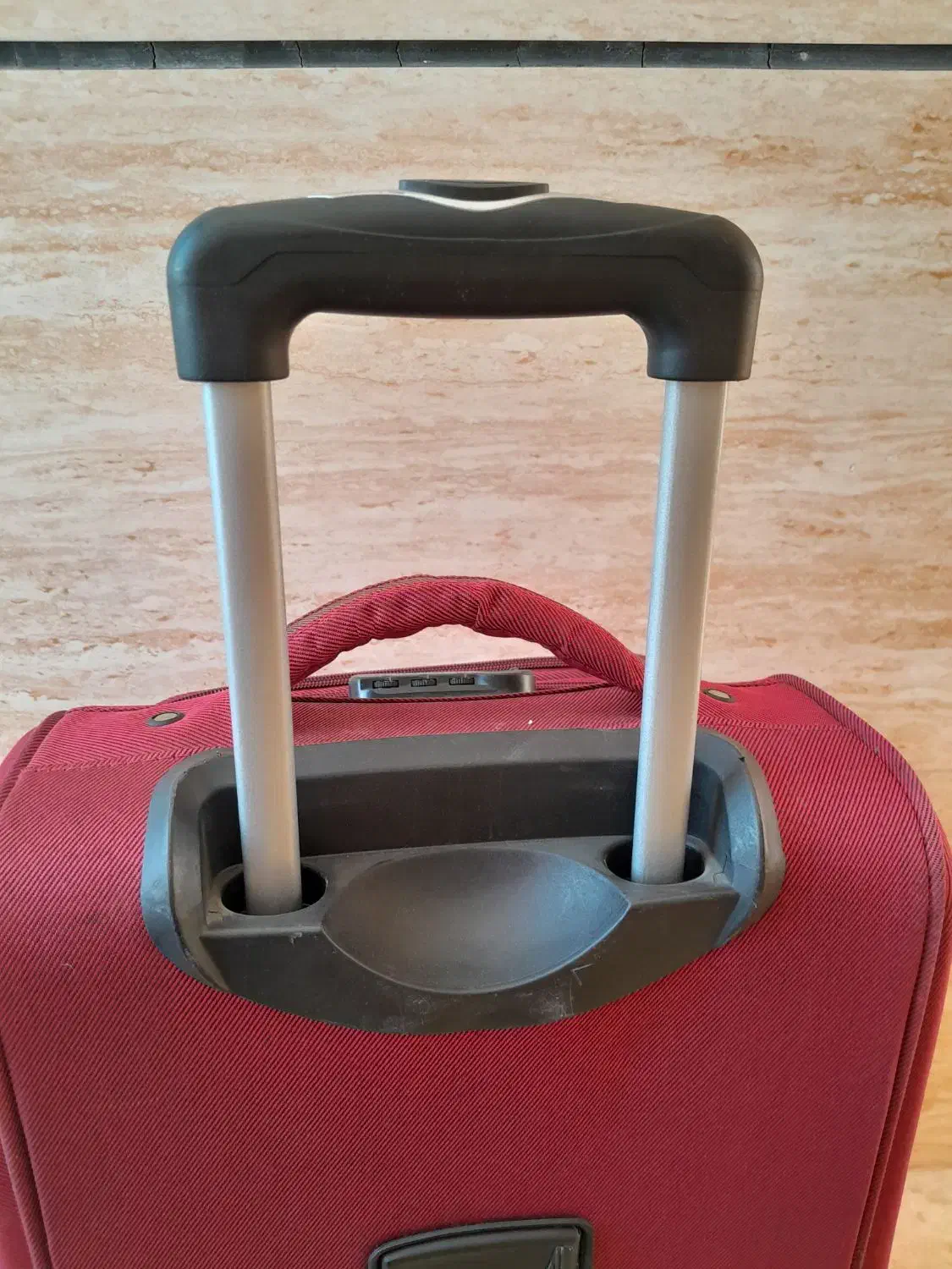 چمدان سایز کوچیک|کیف، کفش، کمربند|برخوار, |دیوار