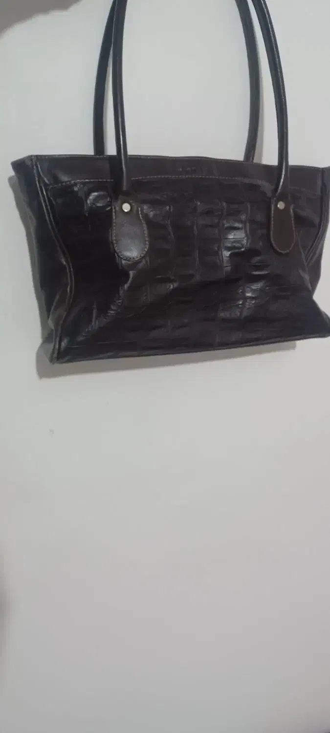 کیف|کیف، کفش، کمربند|اهر, |دیوار